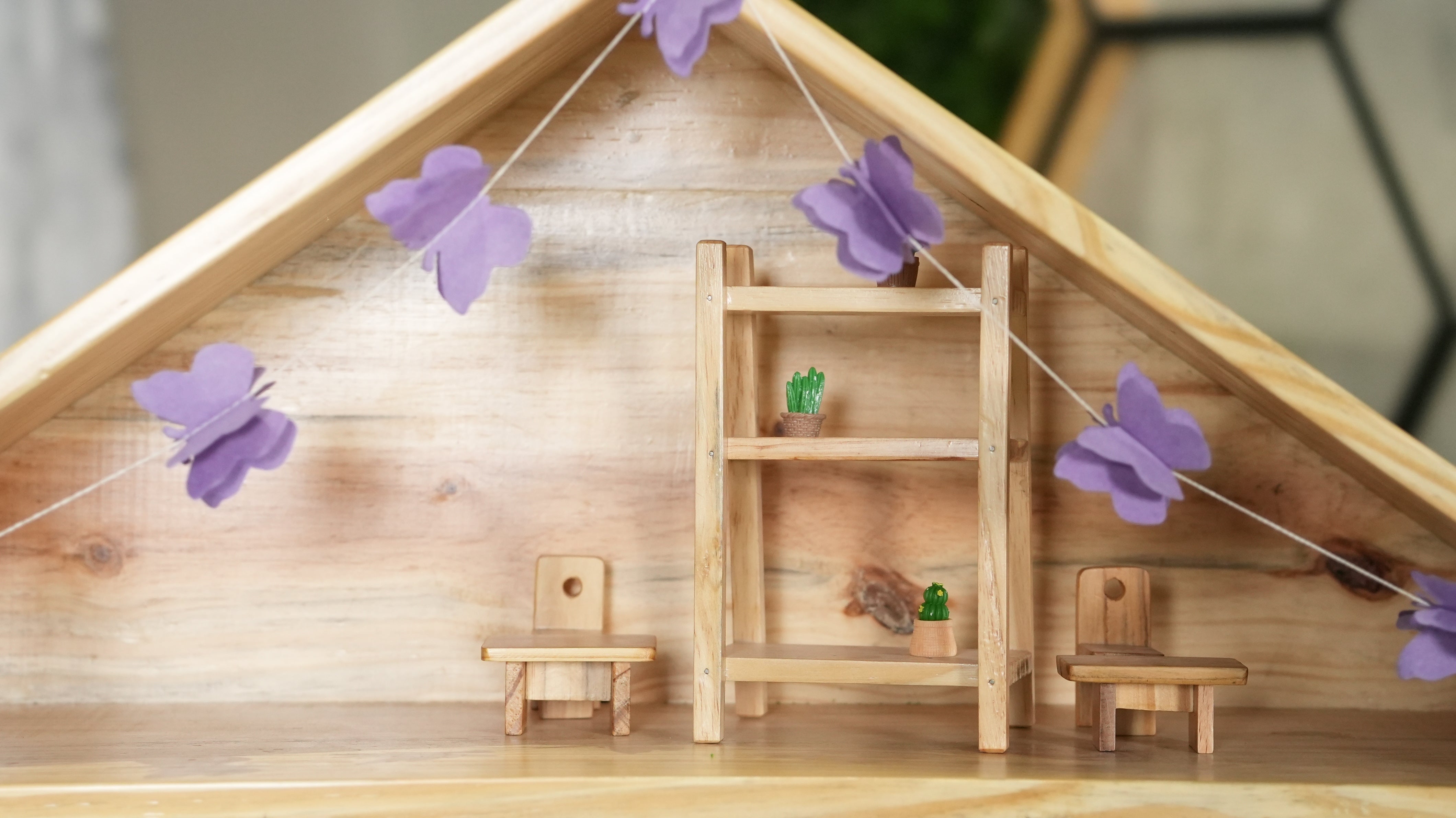 Customise dollhouse
