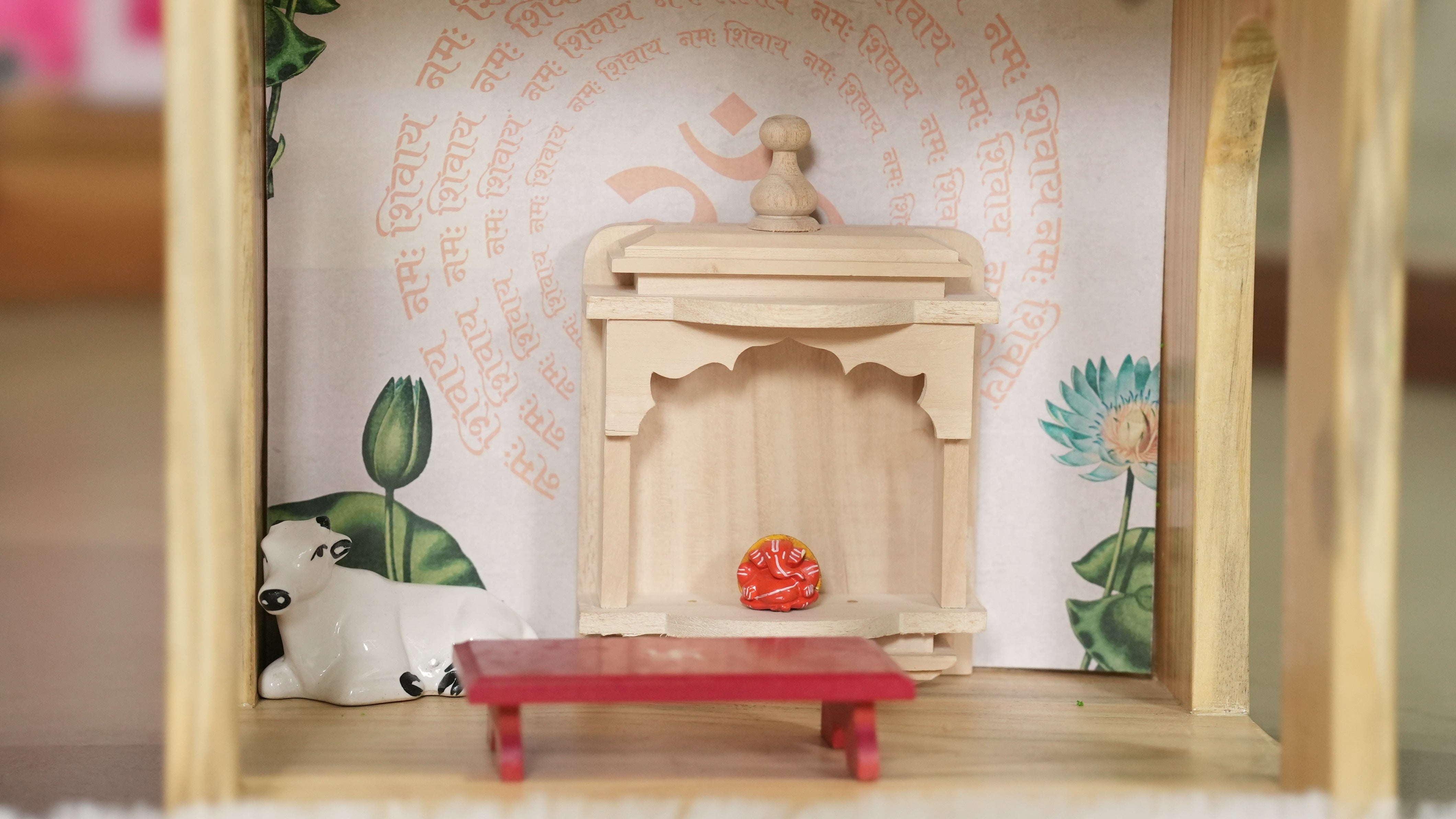 Customise dollhouse