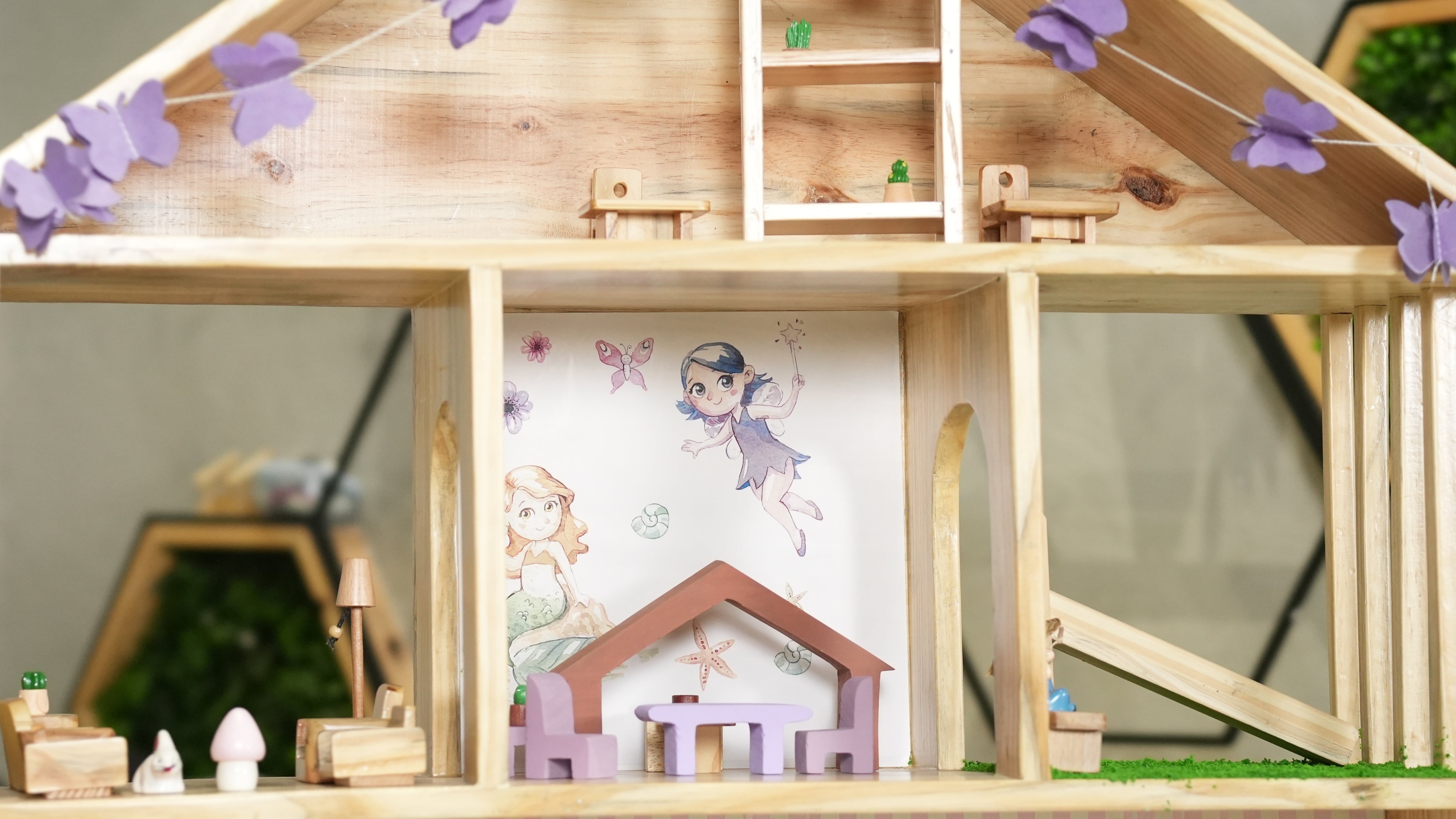 Customise dollhouse